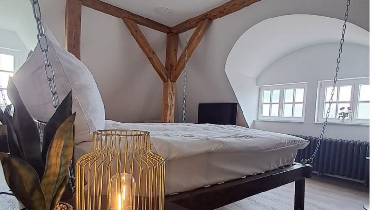 Standaard kamer met zwevend bed - Hotel Schloss Krugsdorf