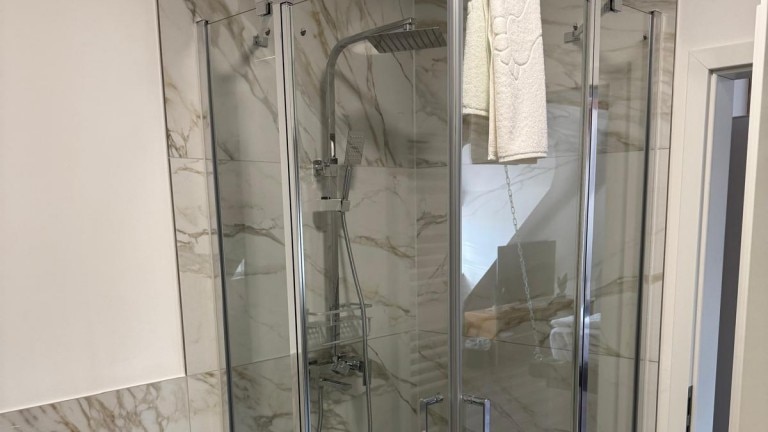 Standaard kamer met zwevend bed - Hotel Schloss Krugsdorf