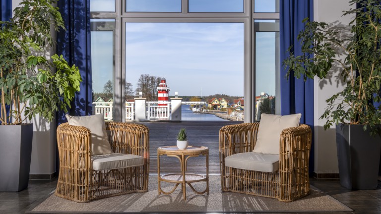 lobby terras - Sunday Resort Hafendorf Rheinsberg