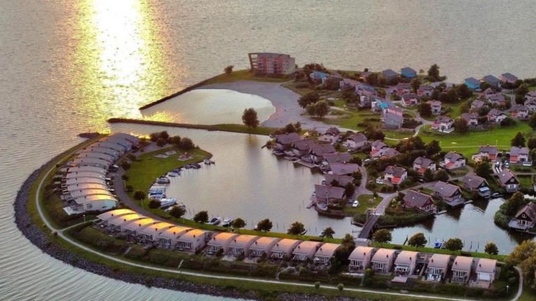 Parkoverzicht - Beach Resort Makkum