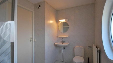 Badkamer - Beach Resort Makkum