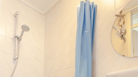 Badkamer - Beach Resort Makkum