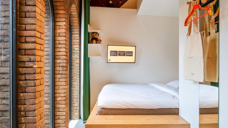 Epic bunk room - Bunk Hotel Amsterdam