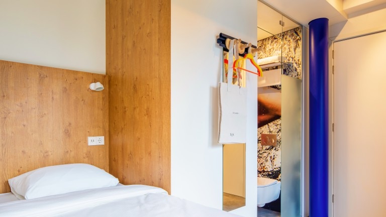 Epic bunk room - Bunk Hotel Amsterdam