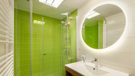 Badkamer - Center Parcs De Huttenheugte Badkamer - Center Parcs De Huttenheugte