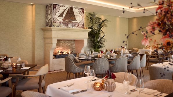 Restaurant - Van der Valk Hotel Volendam Restaurant - Van der Valk Hotel Volendam