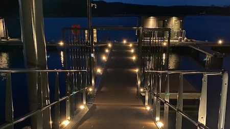 Opgang - Huren Houseboat Middelaar Opgang - Huren Houseboat Middelaar