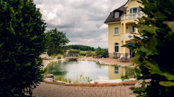 Zwemvijver - Schloss Hotel Holzrichter Zwemvijver - Schloss Hotel Holzrichter