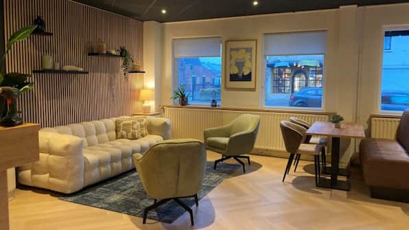 Lounge - Hotel Emilia Lounge - Hotel Emilia