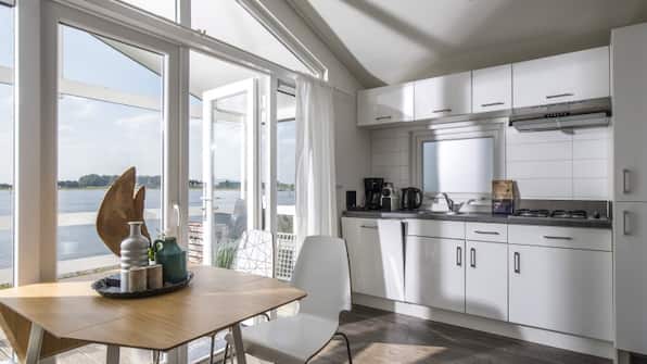 Havenhuisje - Vakantiepark Eiland van Maurik Havenhuisje - Vakantiepark Eiland van Maurik