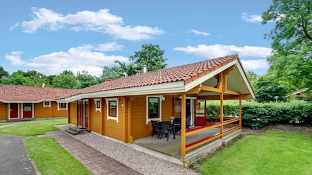 Buitenaanzicht - 't Hooge Holt Buitenaanzicht - 't Hooge Holt