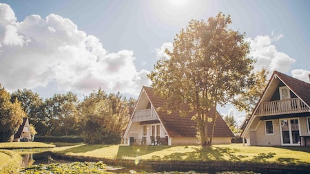 Buitenaanzicht - 't Hooge Holt Buitenaanzicht - 't Hooge Holt