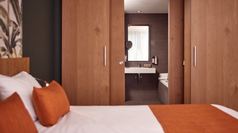 Deluxe king kamer - Van der Valk Hotel Breukelen