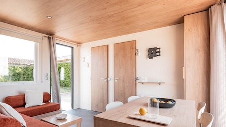 Woonkamer - RCN Vakantiepark de Roggeberg