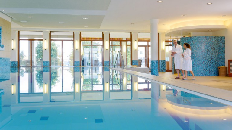 Zwembad - ATLANTIC Hotel Wilhelmshaven