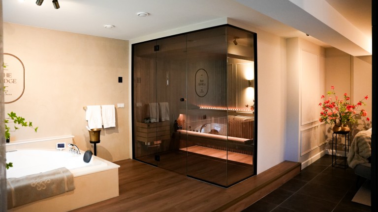 Sauna en bubbelbad - The Lodge Bed en Wellness
