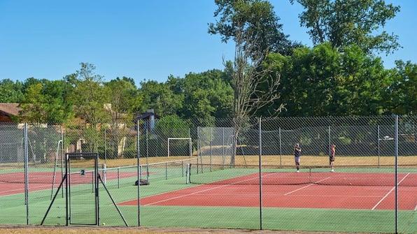Tennisbaan - Résidence Château de Salles