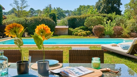 Tuin met zwembad - Résidence Château de SallesWoonkamer - Résidence Château de Salles