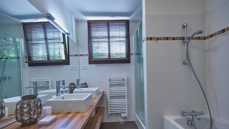 Badkamer - Résidence Château de SallesWoonkamer - Résidence Château de Salles