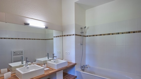 Badkamer - Résidence Château de SallesWoonkamer - Résidence Château de Salles