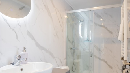 Badkamer - Gastenverblijf De Lindevallei