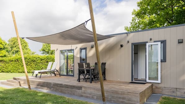 Chalet Unique- Gastenverblijf De Lindevallei