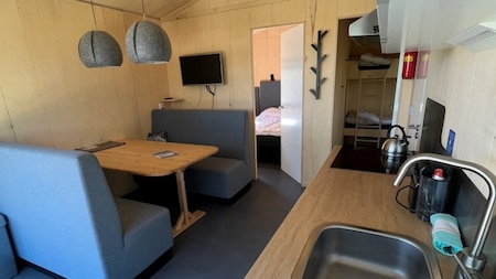 Keuken en woonkamer - Duincamping De Lepelaar