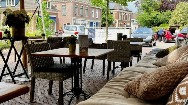 Terras - Boetiek Hotel de Roode Leeuw