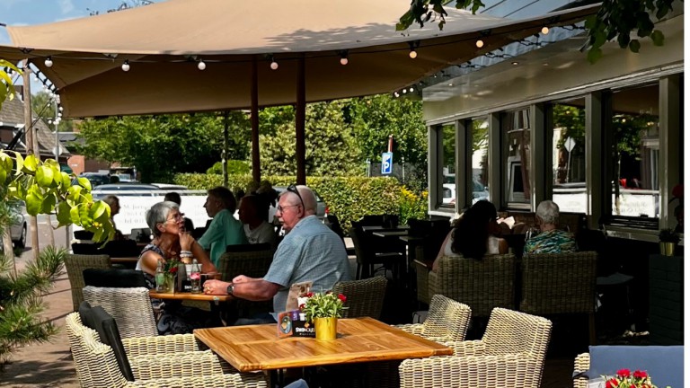 Terras - Boetiek Hotel de Roode Leeuw
