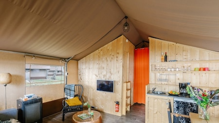 Woonkamer - Lake Resort Beekse Bergen