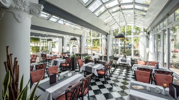 Restaurant - Göbel's Hotel Quellenhof