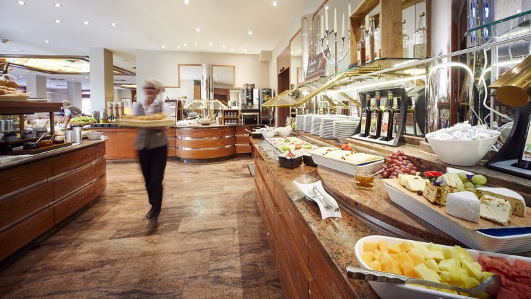 Ontbijtbuffet - Göbel's Hotel Quellenhof