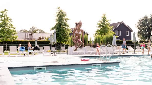 Zwembad - Resort Mooi Bemelen Zwembad - Resort Mooi Bemelen