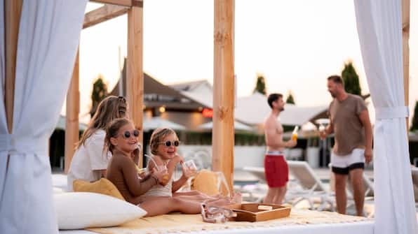 Aan het zwembad - Resort Mooi Bemelen Aan het zwembad - Resort Mooi Bemelen