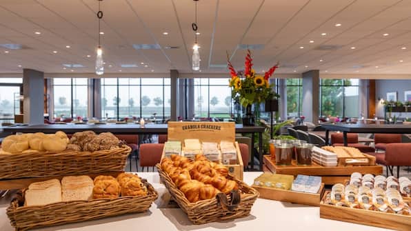 Ontbijtbuffet - Postillion Hotel Breda Biesbosch