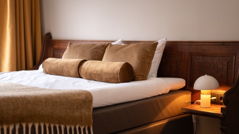 Romantic room - The Church