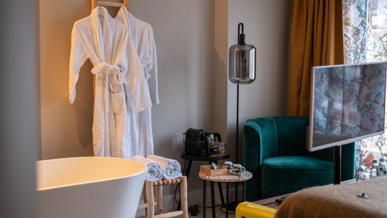 Romantic room - The Church