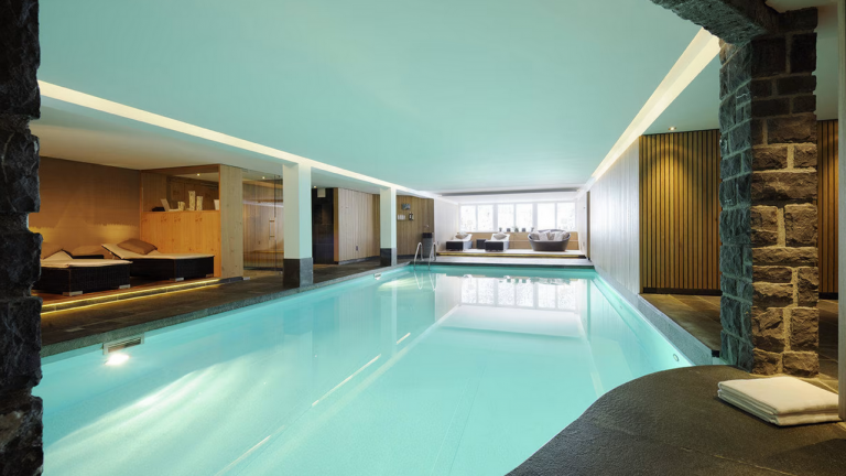 Zwembad - First Mountain Hotel Montafon