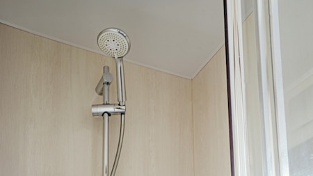 Badkamer - Huren Houseboat Uitgeest