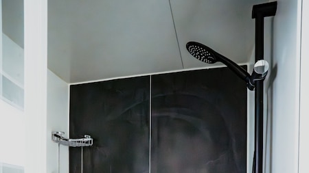 Badkamer - Huren Houseboat Uitgeest