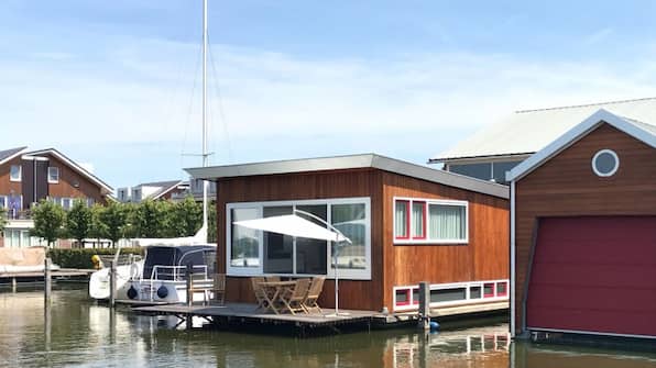 Houseboat Woude - Huren Houseboat Uitgeest