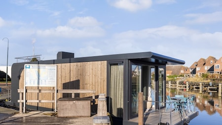 Buitenaanzicht - Huren Houseboat Lemmer
