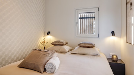 Slaapkamer - Huren Houseboat Lemmer