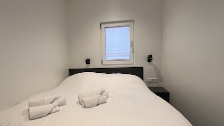 Slaapkamer - Huren Houseboat Lemmer