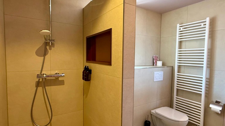 Badkamer driepersoonskamer - Hotel Restaurant Ruimzicht