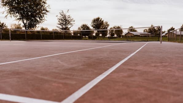 Tennisbaan - Vakantiepark Eigen Wijze