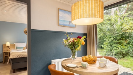 Keuken en slaapkamer - Center Parcs De Vossemeren