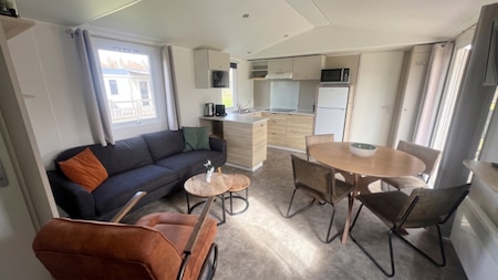 Woonkamer en keuken - RCN Vakantiepark Zeewolde