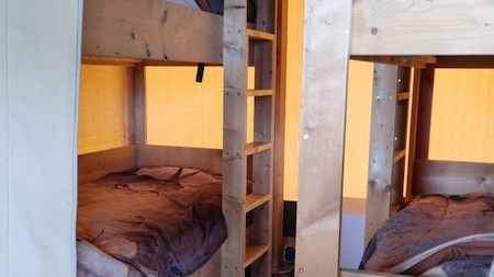 Slaapkamer - Vodatent Boerderijcamping de Hinde