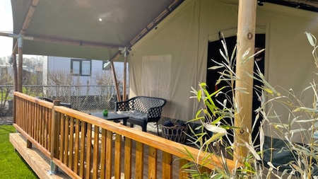 Terras - Vodatent Camping de Hof van Eeden